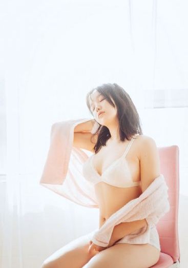 握住小龙女硕大的双乳_BD英语全集免费观看